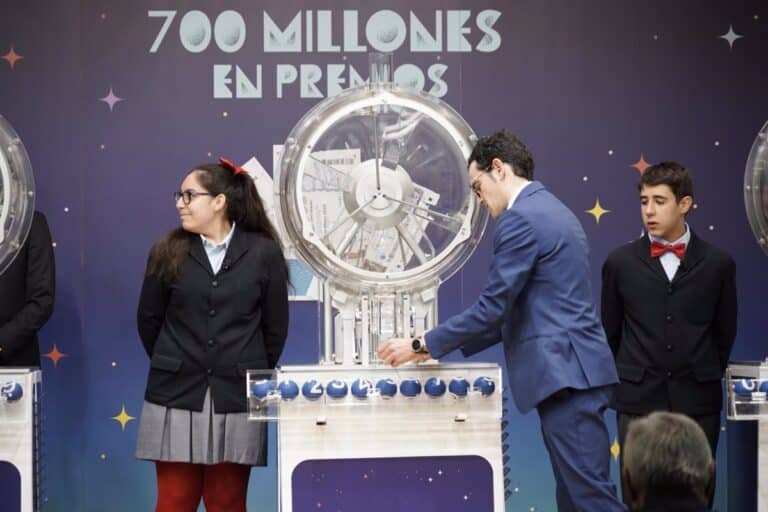 El 57.033, un regalo de ‘El Niño’: Ocho municipios de Castilla-La Mancha en cuatro provincias reparten ilusiones con el tercer premio