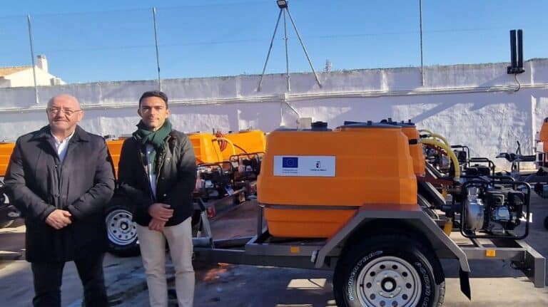 Entrega de remolques con depósito de agua a 36 agrupaciones de Protección Civil en Castilla-La Mancha