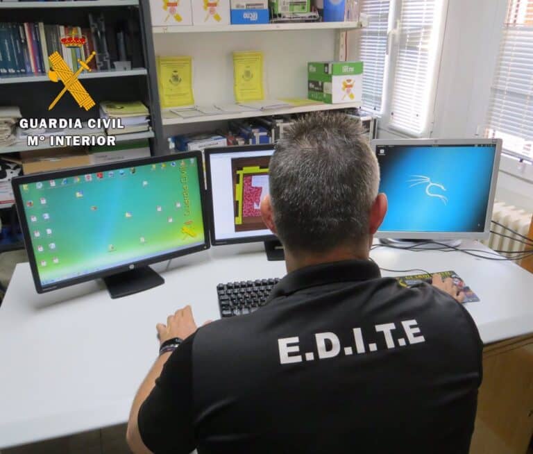 Hombre arrestado en Elche de la Sierra tras burlar un punto de control y fingir posteriormente el hurto de su vehículo