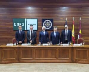 Celebración del Cincuentenario del Compromiso Educativo y Progresista del Centro Asociado de la UNED en Albacete por el Presidente de la Diputación