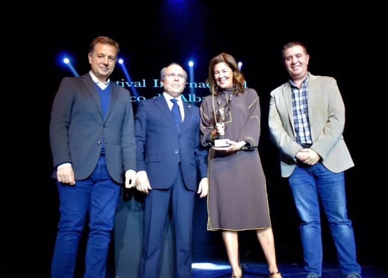 Emilio Aragón honrado con el Primer Premio Internacional ‘Pinito del Oro’ de Artes Circenses en Albacete