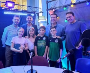 Santi Cabañero y José González Participan en ‘Onda Microlón’, la Iniciativa de Radio Escolar del CEIP Cristóbal Colón
