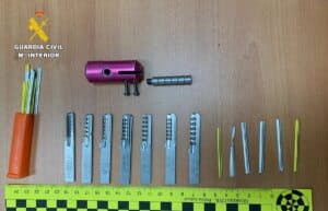 Tres Sospechosos Arrestados en Acto de Robo en una Residencia de La Herrera, Albacete