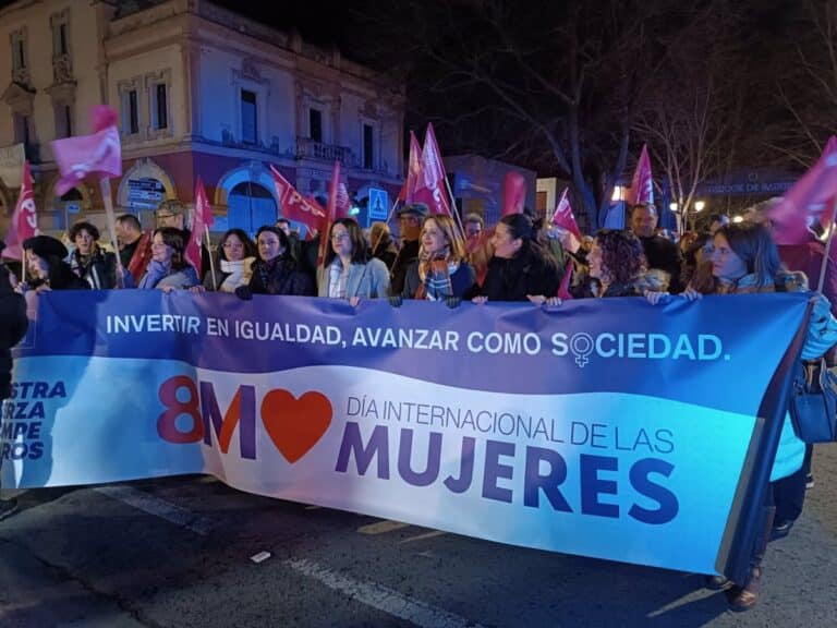 CLM se tiñe de morado en un poderoso acto de feminismo y solidaridad contra el patriarcado