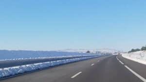 Inclemencias Invernales: La Nevada en Castilla-La Mancha Obstaculiza 10 Rutas Escolares y Deja a 73 Estudiantes Sin Clases