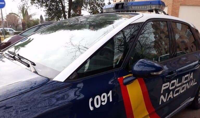 Operativo del Grupo Especial de Operaciones en Albacete ante el confinamiento de un hombre armado