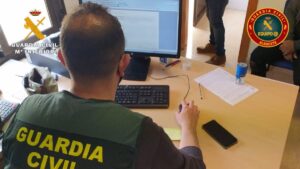Detención de Mujer en Villarrobledo por Extorsión con Videos Sexuales a un Vecino