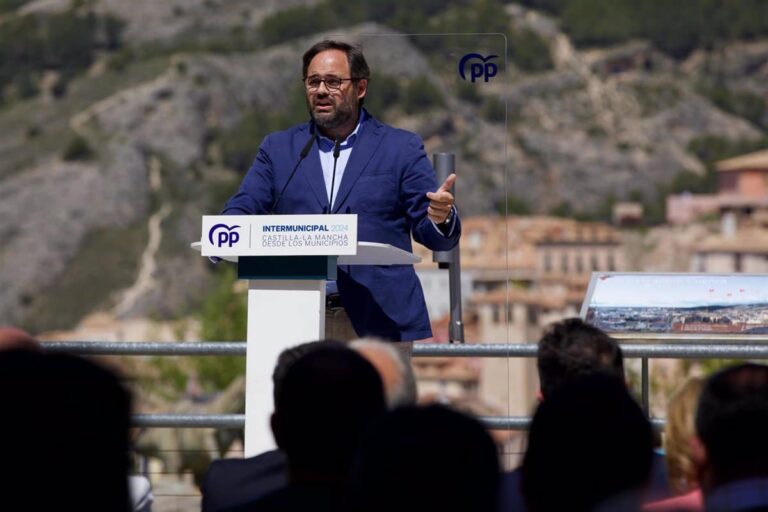 Núñez Insta a Page a Liderar la Segunda Descentralización en Favor del Financiamiento Municipal