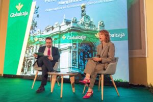 Banco de España Atribuye a Exportaciones de Servicios el Incremento de Previsiones y Advierte Limitado Crecimiento del PIB Per Cápita