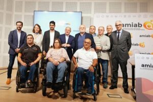 El gobierno regional elogia el trabajo de AMIAB en su compromiso con los programas sociales