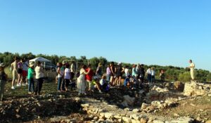 Terrinches organiza una visita al yacimiento prehistórico de Castillejo del Bonete con motivo del solsticio de verano