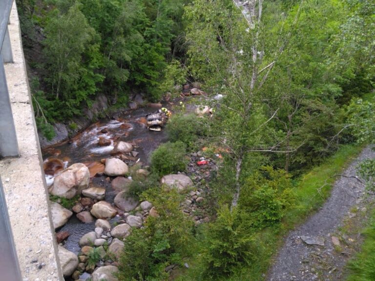 Trágico Desenlace en Benasque: Una Mujer Albaceteña y Dos Hombres Perecen al Precipitarse su Vehículo al Río