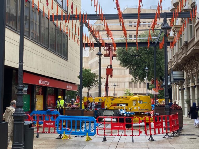UCIN Albacete y su Presidente Ricardo Cutanda denuncian el lamentable Estado de la Calle Ancha a propósito de los paraguas