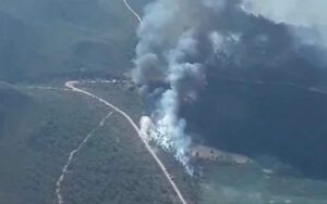Controlado el Incendio en Hellín, Albacete: Las Llamas Ceden Ante la Intervención de Bomberos