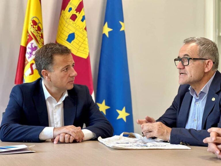 El Alcalde de Albacete Se Reúne con Afanion para Impulsar la Investigación Contra el Cáncer Infantil