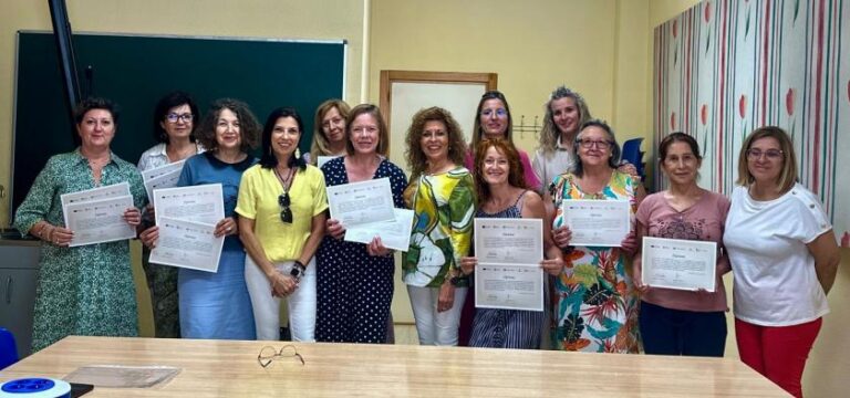 El Gobierno clausura talleres CapacitaTIC +55 en Albacete: formación en nuevas tecnologías para 16 mujeres