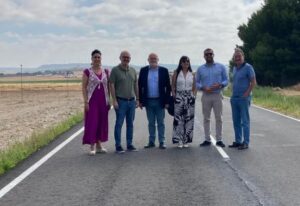 El gobierno regional invierte en el arreglo del firme de la cm-3210 entre Pozohondo y Pozo Cañada