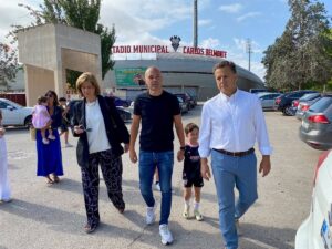 Iniesta Contempla su Estatua en Albacete: “Un Homenaje al Triunfo que Compartimos como Nación”