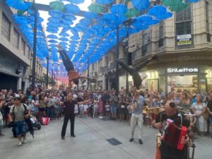 Arranca el 68º Festival de Albacete con el espectacular show de acróbatas de Circ Pistolet en las calles de la ciudad