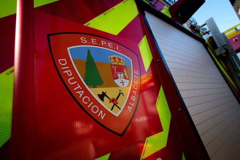 Controlado el Incendio en Instalación de Maquinaria Agrícola en Chinchilla de Montearagón, Albacete