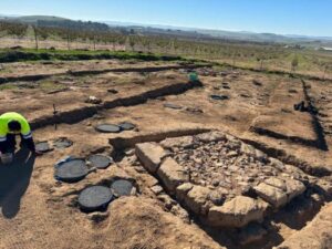 El Gobierno de Castilla-La Mancha destaca los significativos descubrimientos logrados en la campaña de excavaciones arqueológicas del 2023