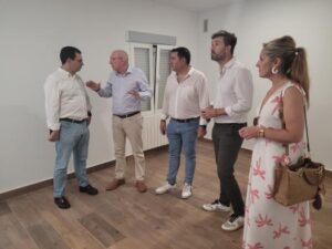 El gobierno regional otorga 1.600 ayudas a jóvenes para adquirir viviendas en municipios pequeños desde 2019