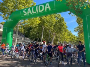 Cerca de 2.000 Personas Se Unen Al Paseo En Bici Que Cierra La Semana De La Movilidad En Albacete