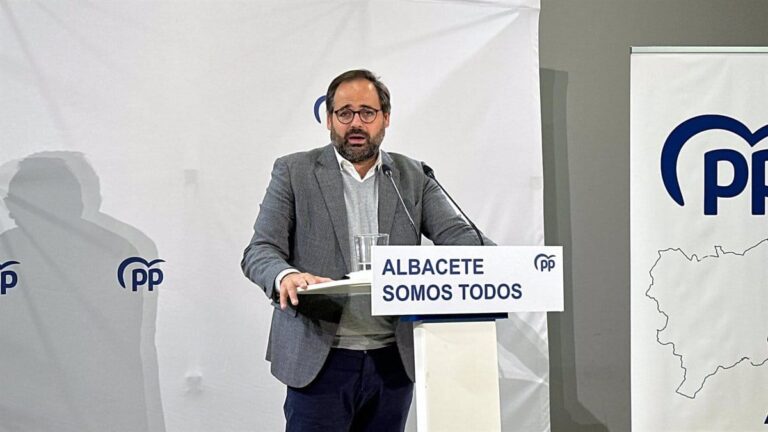 Núñez pide a Page un fondo para que los ayuntamientos asuman competencias impropias de la Junta en Castilla-La Mancha