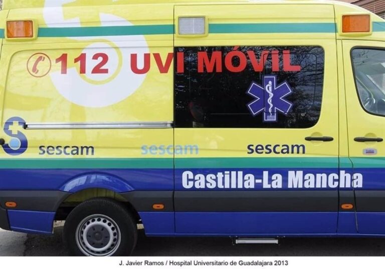 Traslado urgente al hospital de una niña de 3 años atropellada por un coche en Villapalacios, Albacete