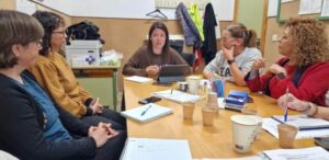 El Gobierno regional se reúne con trabajadoras sociales de Letur para coordinar necesidades y apoyos a la ciudadanía.