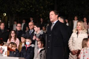 El alcalde envía sus mejores deseos de Navidad a todos los toledanos y espera que el próximo año nos brinde paz y prosperidad.