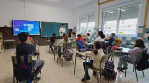 El gobierno de Castilla-La Mancha apoya a los escolares de Letur en su regreso al colegio