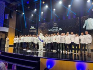 Raíz Culinaria: Un Éxito Estelar con Dos Nuevas Estrellas MICHELIN y el Spain Service Award 2025 para Cristina Díaz de Maralba