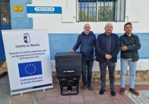 El Gobierno regional proporciona remolques de carga y esparcidores de sal a 32 agrupaciones de Protección Civil beneficiadas en la última convocatoria.