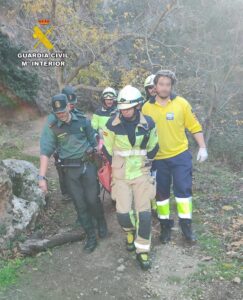 La Guardia Civil de Albacete rescata a un senderista que sufrió una caída en Bogarra durante su excursión en la montaña