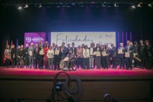 Castilla-La Mancha premia el compromiso social con 17 galardones a iniciativas que fomentan una sociedad más justa e inclusiva.