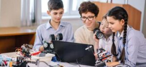 Congreso de Digitalización Educativa 2025: Más de 700 educadores descubrirán las posibilidades de la inteligencia artificial, robótica y bienestar digital en las prácticas educativas.