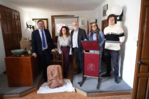 Descubren un ‘togati’ del siglo I a.C. en el yacimiento de los Cucos de Bogarra, revelando secretos de la antigüedad.