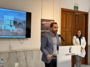 El Gobierno regional impulsa iniciativas de divulgación científica para conectar la ciencia con la ciudadanía.