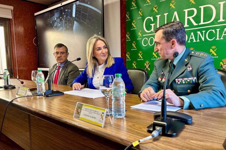 Tolón asegura que irá «encantada» al Senado a pesar de no saber la intención del PP sobre la convocatoria por la DANA