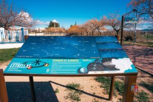 Almansa Disfruta de una Noche Mágica con la Observación Astronómica del Eclipse Solar Este Sábado