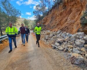 La Diputación de Albacete financia con recursos propios la urgente reparación de la carretera AB-4006 tras recientes desprendimientos