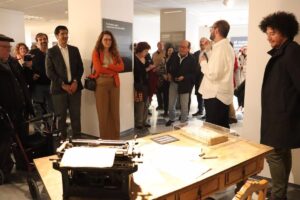 Más de 6.000 visitantes recorren la exposición ‘El cuerpo ausente’ en Cuenca, organizada por el Gobierno regional.