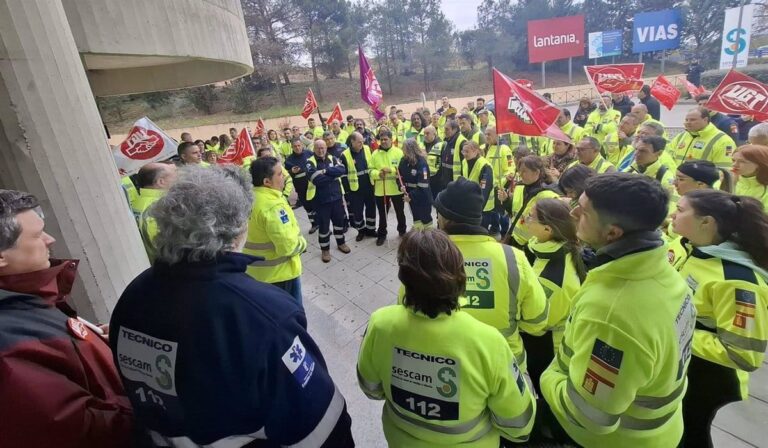UGT y CCOO denunciarán ante los tribunales el exceso de jornada de los trabajadores de ambulancias en Castilla-La Mancha