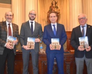 Valera Destaca la Nueva Obra de Vicente Carrión sobre el Ilustre Colegio Notarial de C-LM y Celebra las Colaboraciones con el Instituto de Estudios Albacetenses