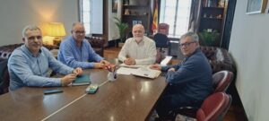 Delegado de la Junta y alcalde de Munera se unen para impulsar el empleo local