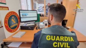 Detenidos dos hombres por robar casi 5.000 euros a un vecino de Villarrobledo con la estafa del ‘hijo en apuros’