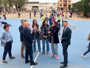 El delegado de la Junta destaca la inversión de 2,7 millones de euros en educación para Villarrobledo por parte del Gobierno regional.