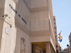 La Fiscalía solicita 9 años de prisión para un hombre acusado de violar a su expareja mientras dormía medicada en Albacete