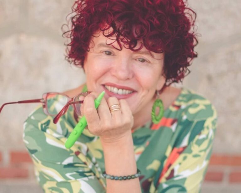 Margarita del Mazo pide a los padres que no dejen de contar historias a sus hijos: «Escuchar cuentos es un derecho, no hay edad»